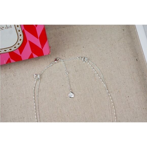 Stella & Dot NEW in box Rebel Cluster Layer Necklace, Silver, Retailed for $79 - Picture 5 of 6